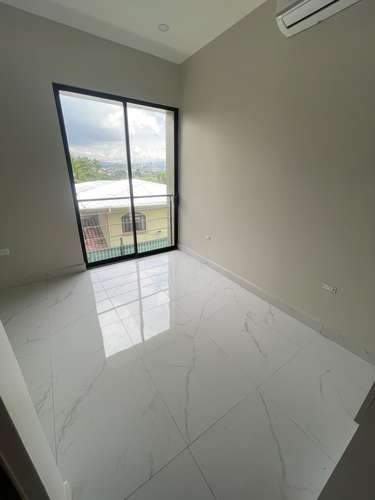ALQUILER DE APARTAMENTOS TIPO CASAS PARA ESTRENAR EN GUACHIPELIN EN ESCAZU - Imagen 10