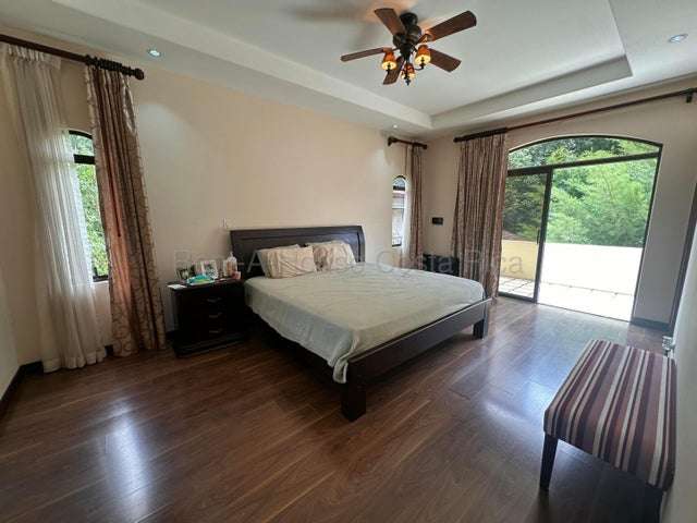 Venta de Elegante Casa AMUEBLADA en Mora-Colón RZ - Imagen 11