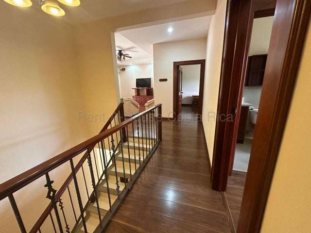 Venta de Elegante Casa AMUEBLADA en Mora-Colón RZ - Imagen 8
