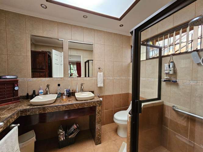 Casa de una planta con jardín en Guayabos de Curridabart, San José - Imagen 12