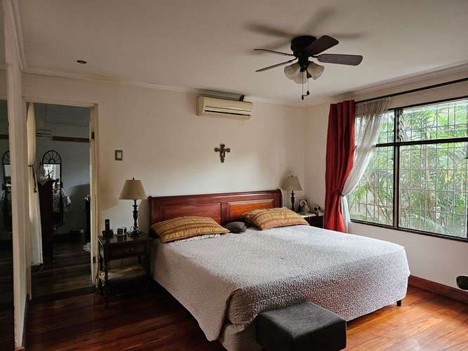 Casa de una planta con jardín en Guayabos de Curridabart, San José - Imagen 9