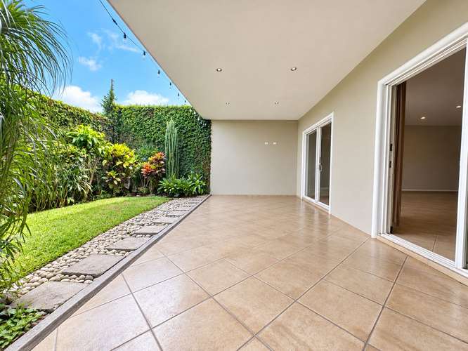 CASA EN VENTA EN CONDOMINIO FAMILIAR, SEGURO Y RODEADO DE ÁREAS VERDES UBICADA EN GUACHIPELIN DE ESCAZU - Imagen 2