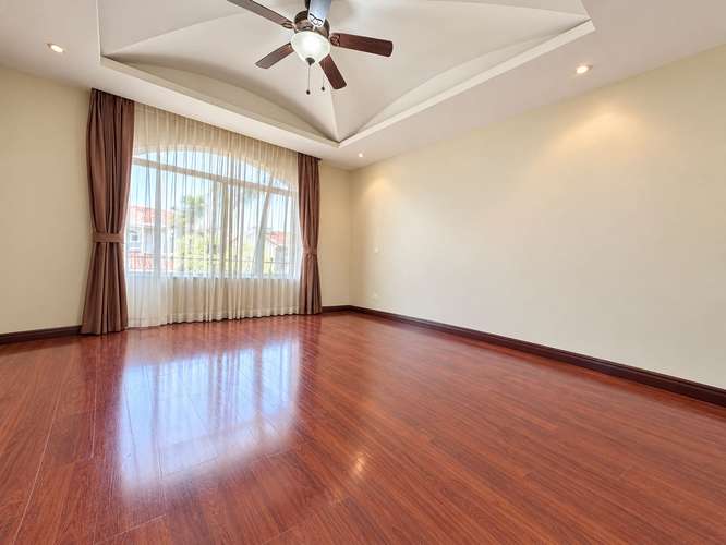 CASA EN VENTA EN CONDOMINIO FAMILIAR, SEGURO Y RODEADO DE ÁREAS VERDES UBICADA EN GUACHIPELIN DE ESCAZU - Imagen 9