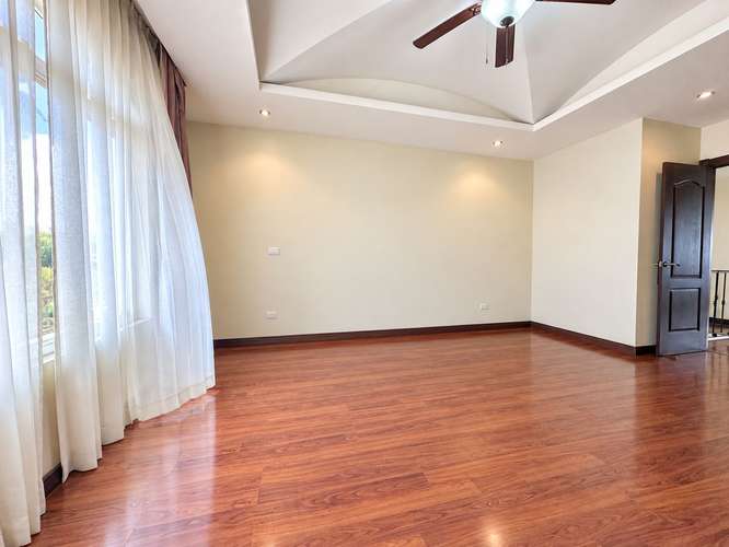 CASA EN VENTA EN CONDOMINIO FAMILIAR, SEGURO Y RODEADO DE ÁREAS VERDES UBICADA EN GUACHIPELIN DE ESCAZU - Imagen 15