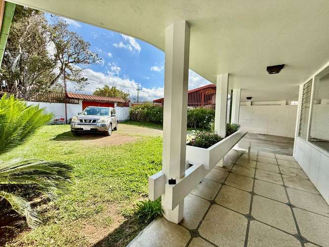 Se Alquila casa con amplio jardín por el Cristo de Sabanilla - Imagen 14