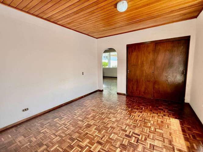 Se Alquila casa con amplio jardín por el Cristo de Sabanilla - Imagen 6