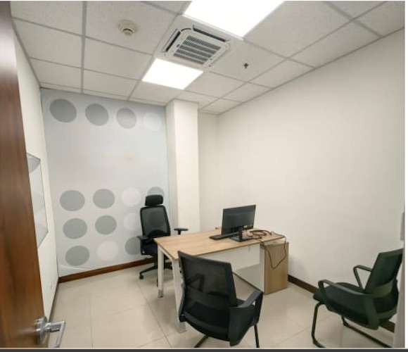 Oficina moderna de 57 m² en alquiler en Escazú  - Imagen 2