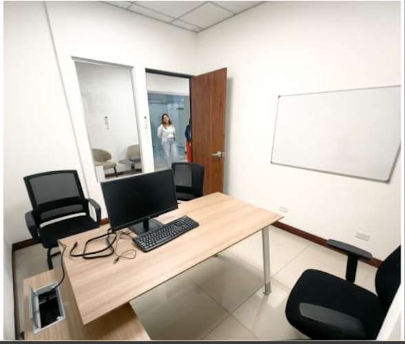 Oficina moderna de 57 m² en alquiler en Escazú  - Imagen 3