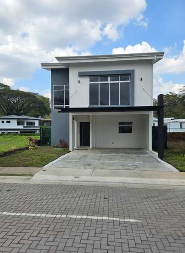 CASA EN ALQUILER EN CONDOMINIO LIV52, BELÉN | 3 HABITACIONES, JARDÍN Y 4 PARQUEOS - Imagen 1