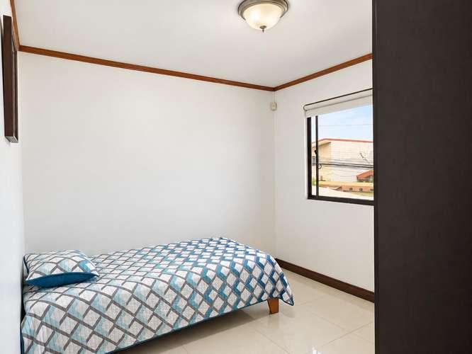 Venta de Casa con 4 parqueos en San Pablo, Heredia  - Imagen 16