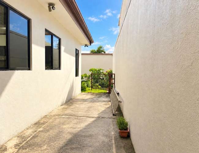 Venta de Casa con 4 parqueos en San Pablo, Heredia  - Imagen 11