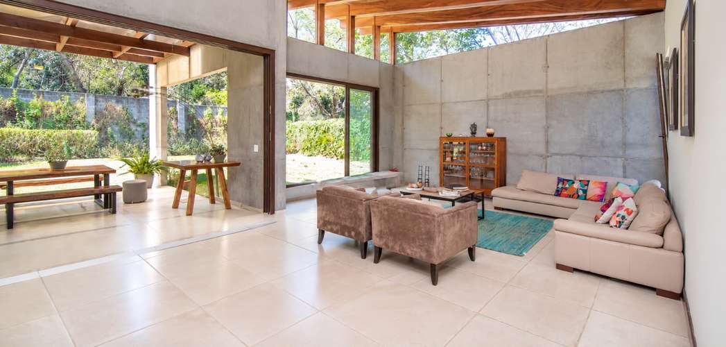 Casa moderna en La Hacienda Santa Ana con 4 habitaciones y jardín - Imagen 3