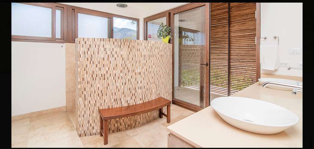 Casa moderna en La Hacienda Santa Ana con 4 habitaciones y jardín - Imagen 9