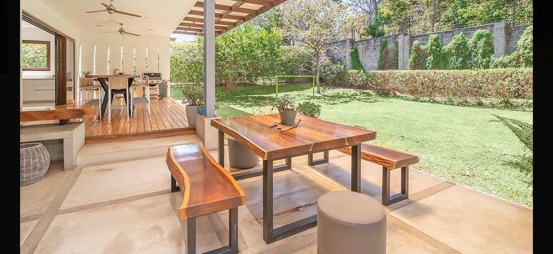 Casa moderna en La Hacienda Santa Ana con 4 habitaciones y jardín - Imagen 6