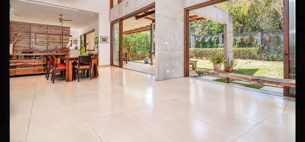 Casa moderna en La Hacienda Santa Ana con 4 habitaciones y jardín - Imagen 10