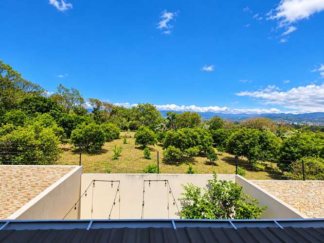 CASA EN VENTA PARA INVERSIÓN BRASIL DE SANTA ANA | ALQUILADA - Imagen 13