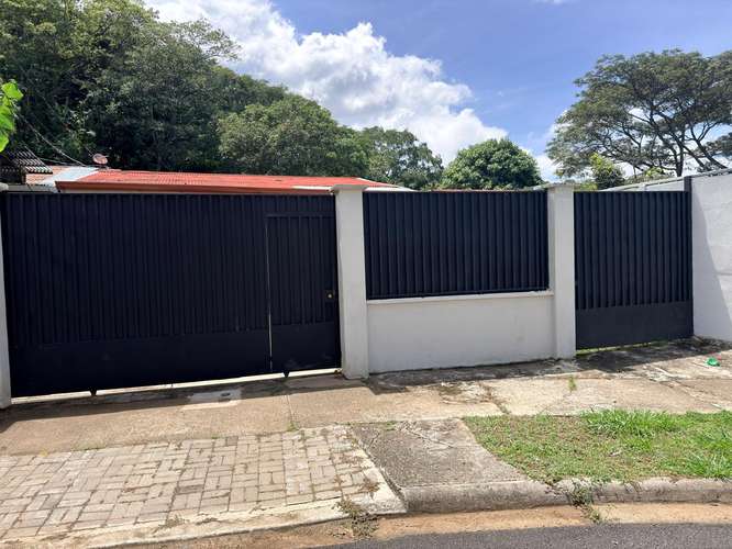 Venta de Casa con  Apartamento en San Miguel de Turrucares, Alajuela