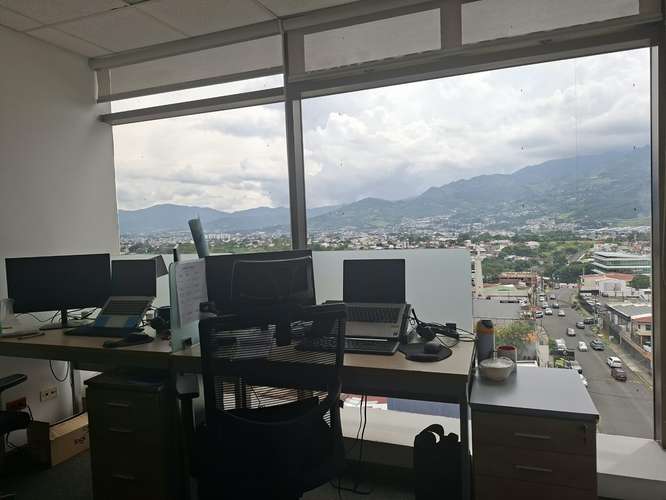 Oficina de 89m² con todo incluido en barrio Don Bosco: seguridad, parqueos y lista para trabajar. - Imagen 4