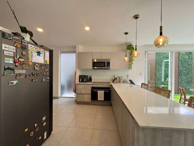ALQUILER DE CASA MODERNA EN SANTA ANA  ¡CON LÍNEA BLANCA! - Imagen 2