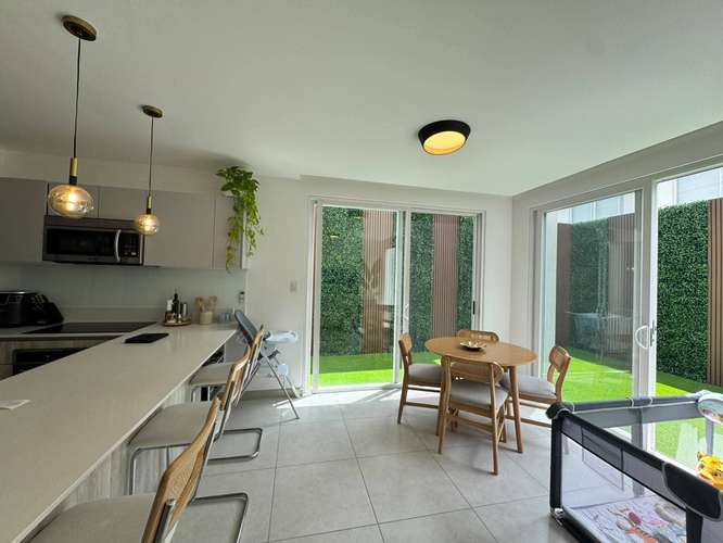 ALQUILER DE CASA MODERNA EN SANTA ANA  ¡CON LÍNEA BLANCA! - Imagen 1
