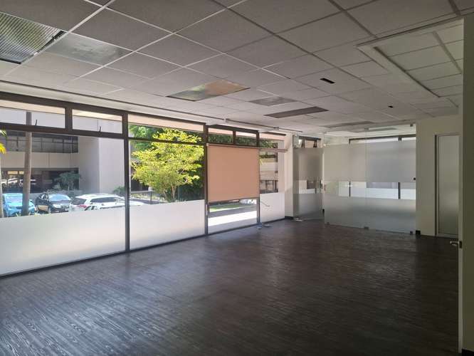 Oficina de 118m² en alquiler en Oficentro La Sabana, Mata Redonda, con seguridad y parqueos. - Imagen 2