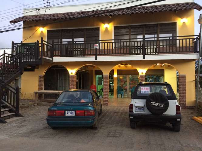 Propiedad con edificio para rentar o vender en Sabalito de Coto Brus