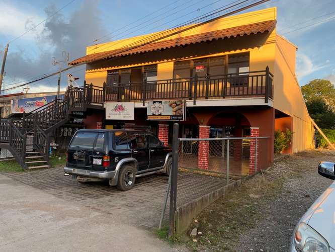 Propiedad con edificio para rentar o vender en Sabalito de Coto Brus