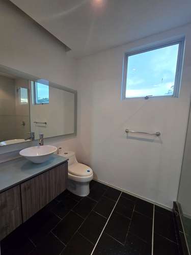 Moderno apartamento amoblado con amenidades en Santa Ana $1800 - Imagen 19