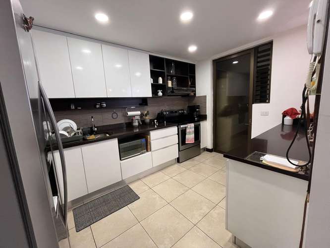 YA. Espaciosa casa de 2 niveles en Guachipelín Sur, Escazú, con excelente ubicación y fácil acceso - Imagen 10