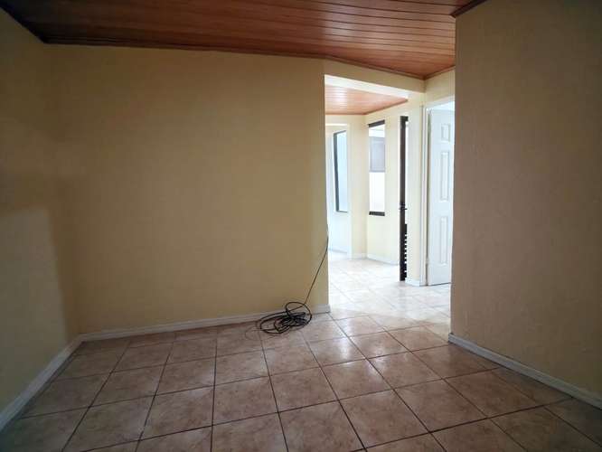 SE ALQUILA CASA EN ROHRMOSER. - Imagen 20