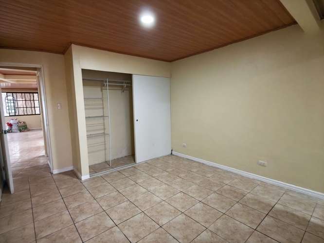 SE ALQUILA CASA EN ROHRMOSER. - Imagen 19