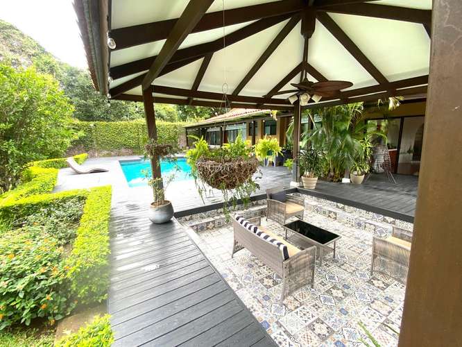 Todo un piso,propiedad muy tranquila y silenciosa tipo Spa, amplia piscina, jardines.  - Imagen 7