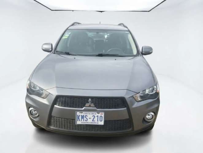 Mitsubishi OUTLANDER 2013