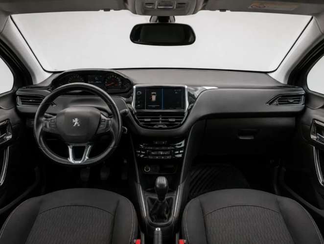 Peugeot 208 2021