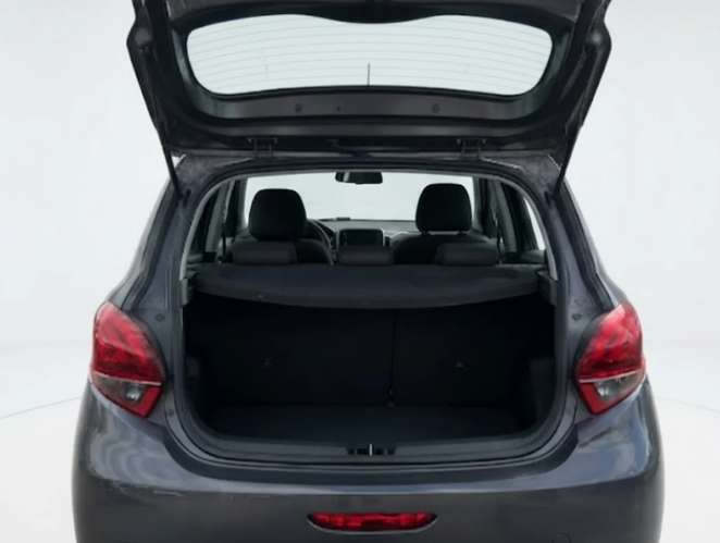 Peugeot 208 2021