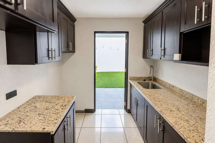 Casa de 3 Habitaciones en Lagunilla de Heredia - Imagen 4