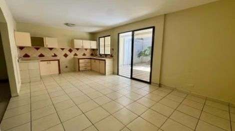 Casa de dos plantas en Residencial Sierra Morena, El Coyol, Alajuela - Imagen 5