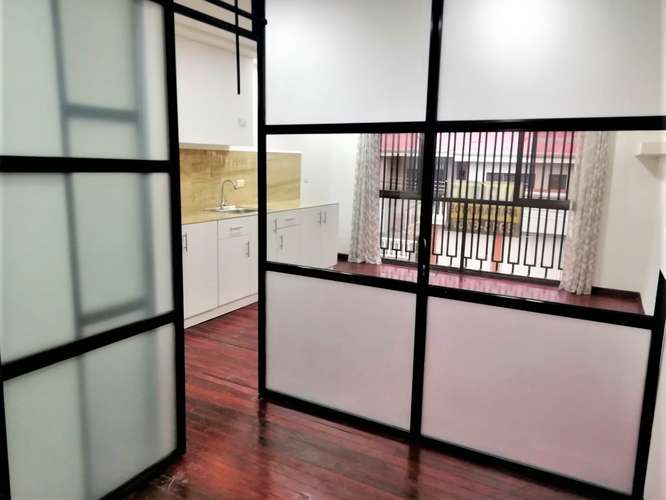 Se alquila agradable apartamento para una persona, sin garage. - Imagen 6