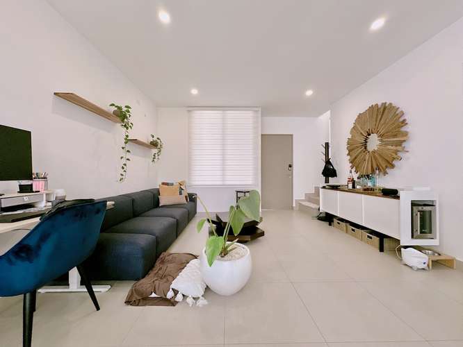VENTA DE HERMOSA CASA EN CONDOMINIO RIO ORO DE SANTA ANA - Imagen 4