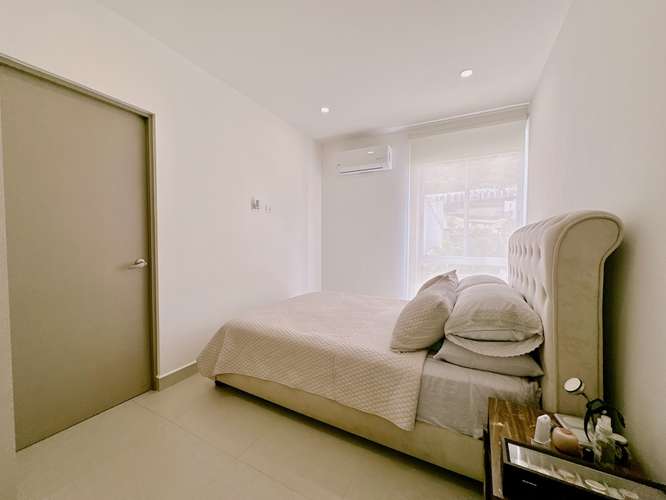 VENTA DE HERMOSA CASA EN CONDOMINIO RIO ORO DE SANTA ANA - Imagen 8