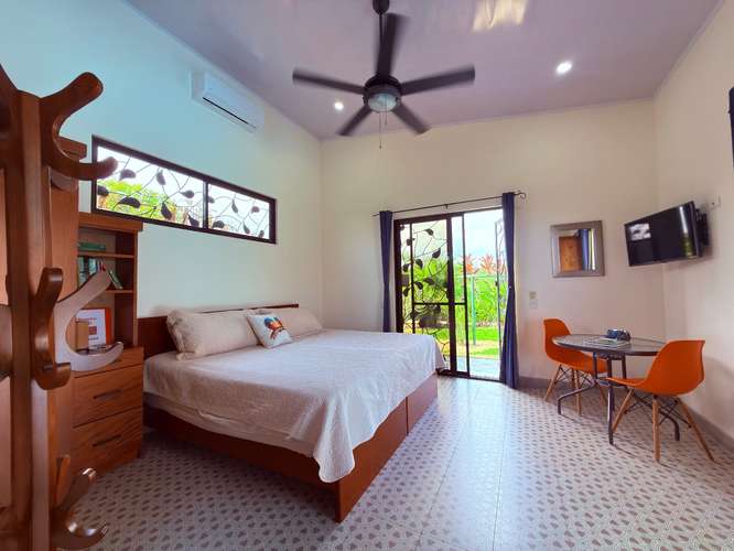Villa con vista al océano, piscina privada y estudio independiente en Altos de Bejuco - Imagen 15