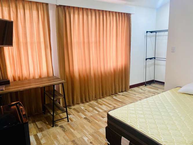 Habitaciones tipo estudio amuebladas + alimentación  - Imagen 2