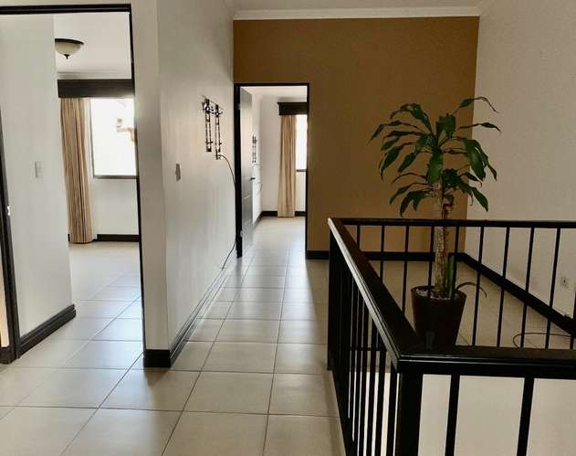 ALQUILER DE CASA EN CONDOMINIO EN SANTA ANA - Imagen 4