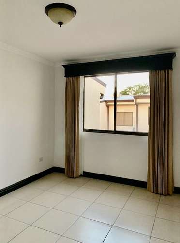 ALQUILER DE CASA EN CONDOMINIO EN SANTA ANA - Imagen 9