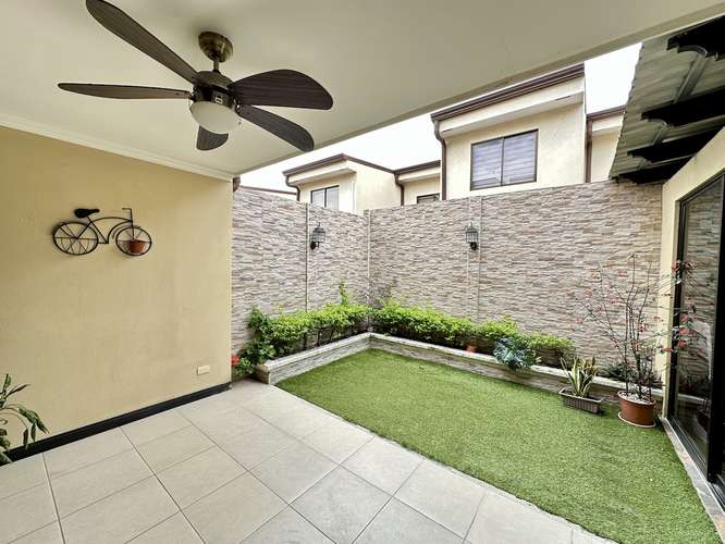 ALQUILER DE CASA EN CONDOMINIO EN SANTA ANA