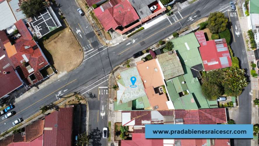 LOTE CON CASA PARA DEMOLER O REMODELAR EN SAN PEDRO