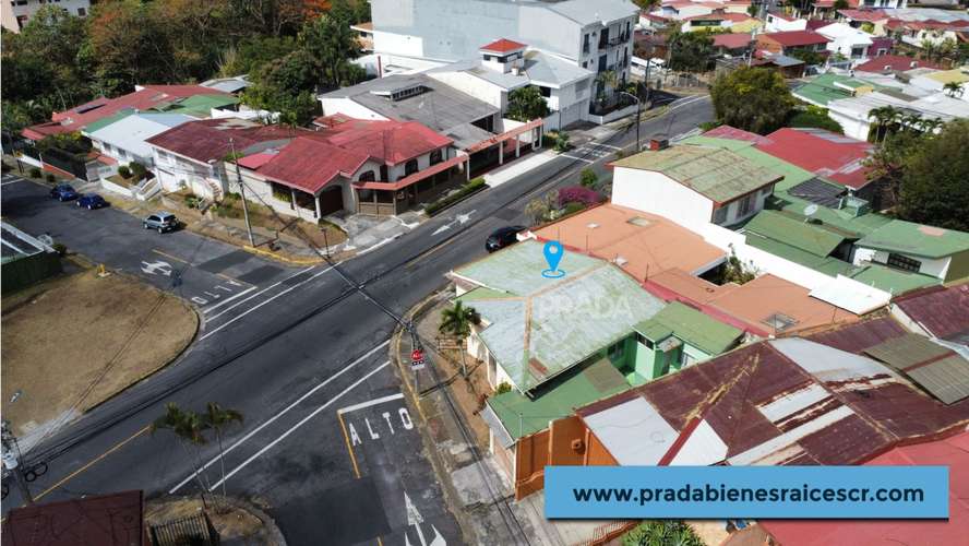 LOTE CON CASA PARA DEMOLER O REMODELAR EN SAN PEDRO