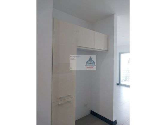 APARTAMENTO TIPO PARA ALQUILER, EN SANTA ANA. 21-272