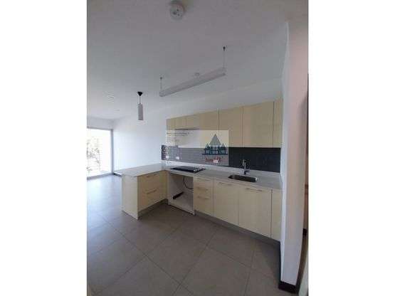 APARTAMENTO TIPO PARA ALQUILER, EN SANTA ANA. 21-272