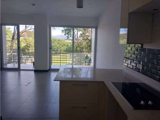 APARTAMENTO TIPO PARA ALQUILER, EN SANTA ANA. 21-272